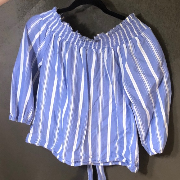 😍😍 Off the shoulder blue and white blouse - Picture 2 of 2